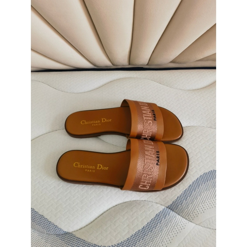 ch**an D*or slippers